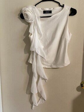 Small AKIRA White Sleeveless Blouse